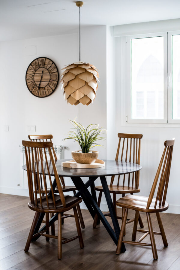 Lux Chair & Table
